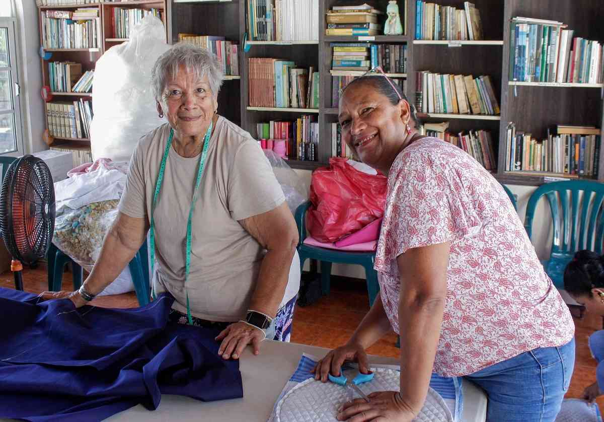 El Arte de la Costura: Crear, Reutilizar y Aprender para Mantener la Mente Despierta