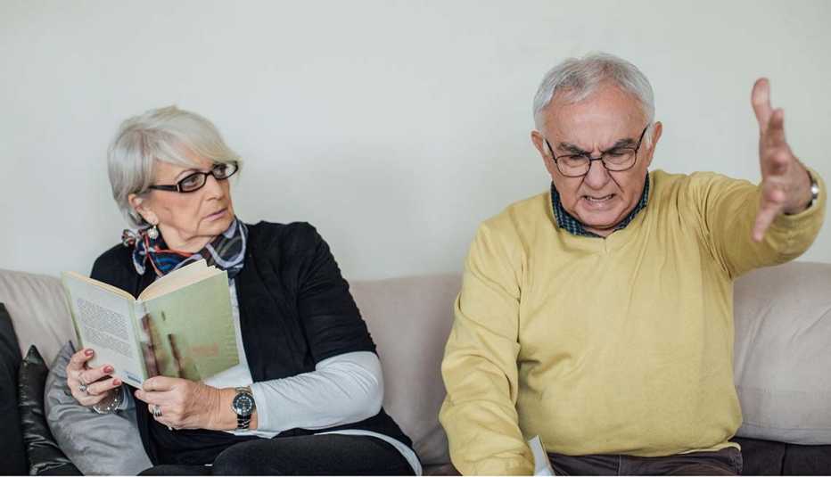 ¿Por qué los abuelos a veces actúan como niños?